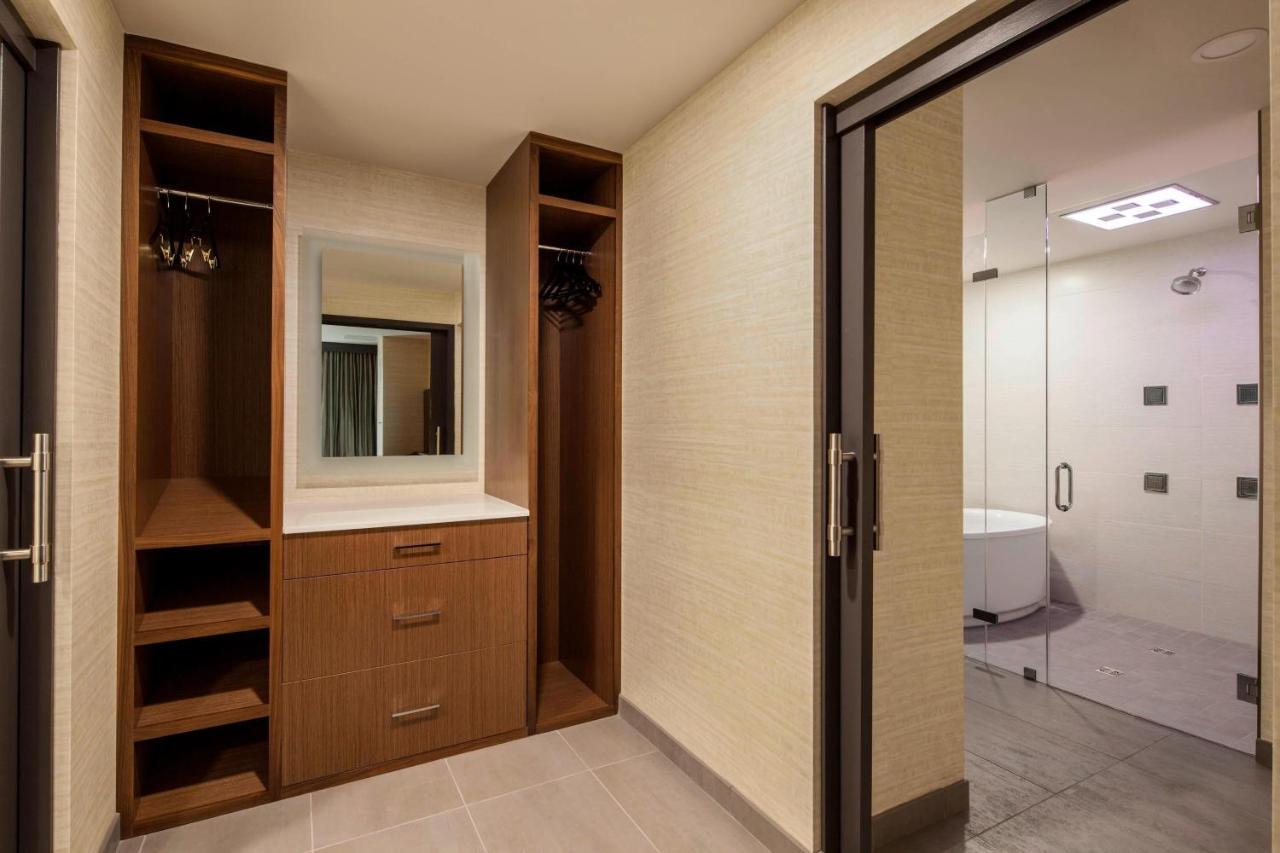 The Westin Milwaukee Hotel Bagian luar foto